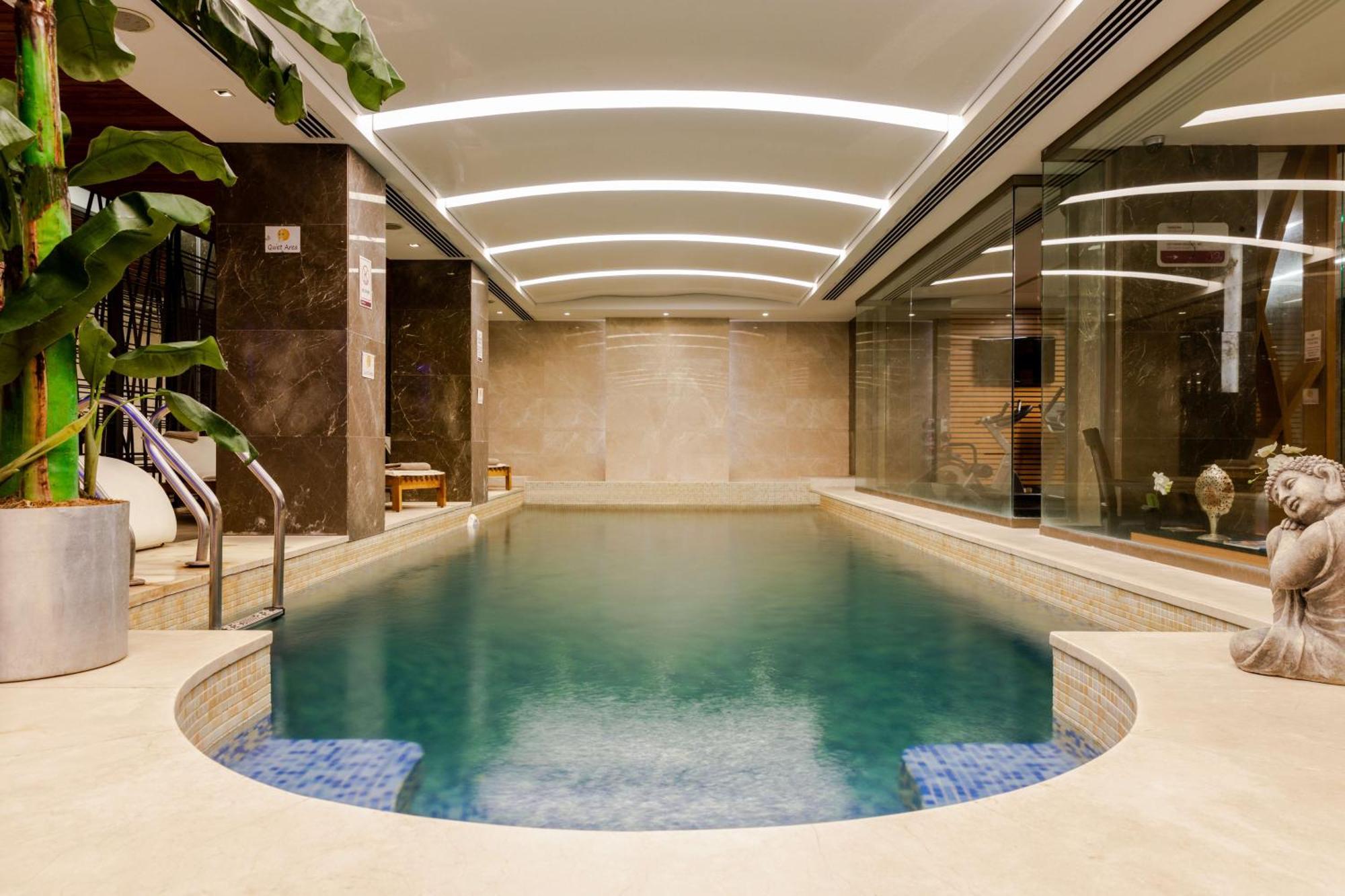 Levni Hotel & Spa - Special Category Istanbulská provincie Exteriér fotografie The pool at the Mandarin Oriental, London